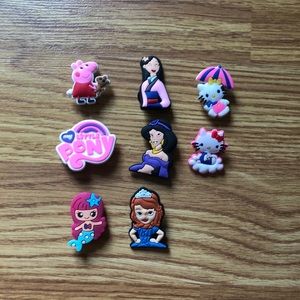 8 Clog Charms